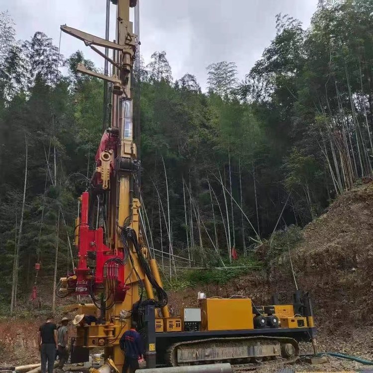 礎(chǔ)潤機(jī)械高效液壓升降鉆井機(jī) 民用鉆采設(shè)備的革新先鋒